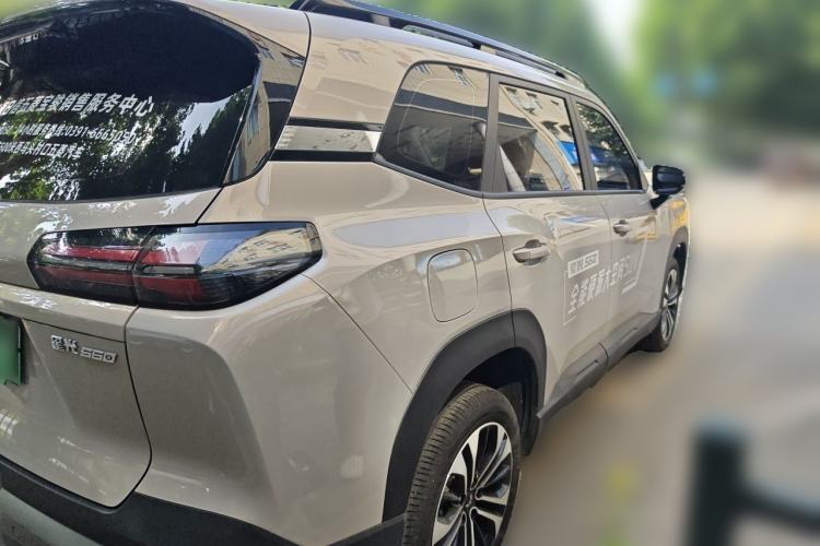 Used Wuling Xingguang 560 New Energy 2026 Model, Plug-in Hybrid, 125 km, Luxury Version Rear Right 45 Deg