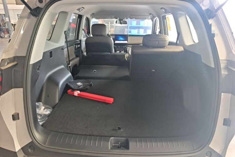 Used Wuling Xingguang 560 New Energy 2026 Model, Plug-in Hybrid, 125 km, Luxury Version Trunk