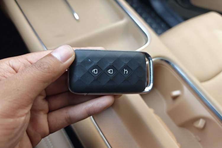 Used Wuling Xingguang 560 New Energy 2026 Model, Plug-in Hybrid, 125 km, Luxury Version Vehicle Key