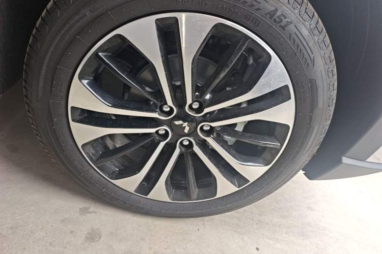 Used Wuling Xingguang 560 New Energy 2026 Model, Plug-in Hybrid, 125 km, Luxury Version Exterior 4