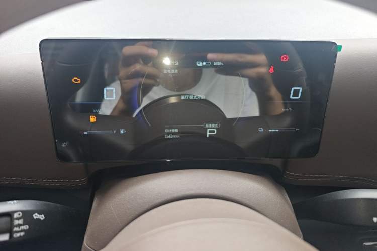 Used Wuling Xingguang 560 New Energy 2026 Model, Plug-in Hybrid, 125 km, Luxury Version Instrument Cluster