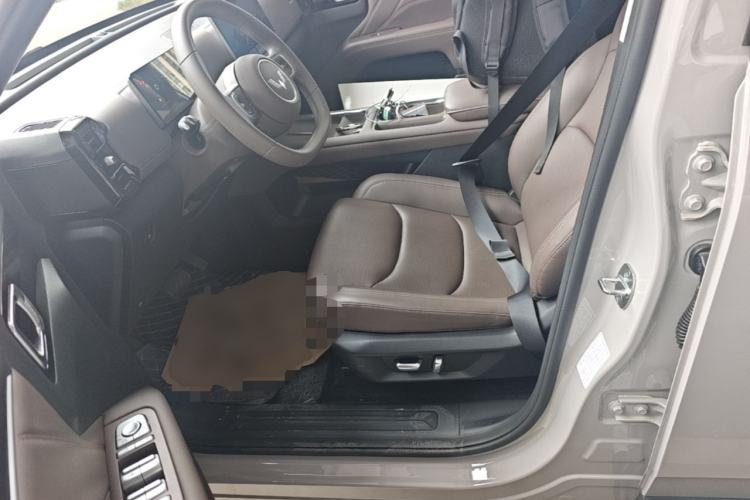 Used Wuling Xingguang 560 New Energy 2026 Model, Plug-in Hybrid, 125 km, Luxury Version Left Front Seat