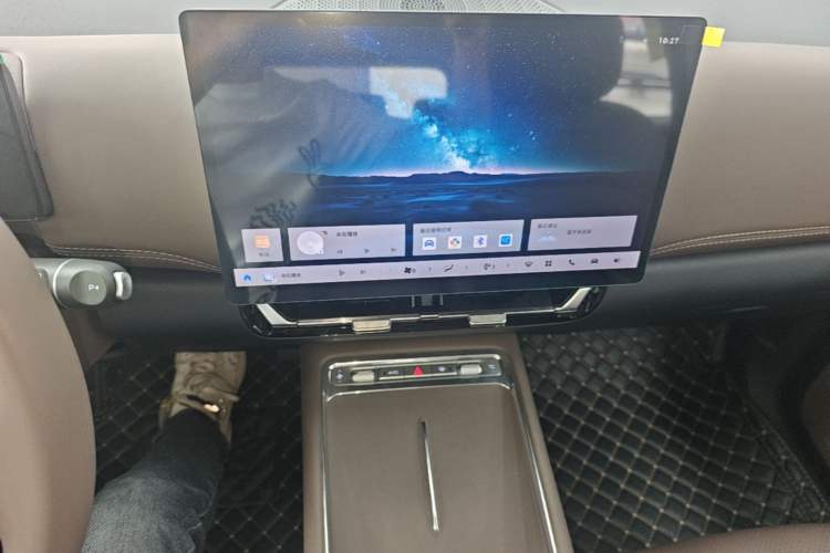 Used Wuling Xingguang 560 New Energy 2026 Model, Plug-in Hybrid, 125 km, Luxury Version Audio And AC Panel