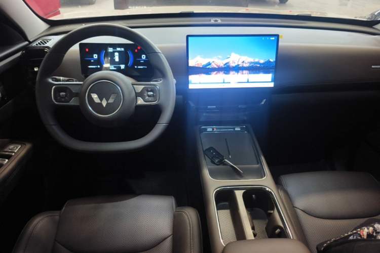 Used Wuling Xingguang 560 New Energy 2026 Model, Plug-in Hybrid, 125 km, Luxury Version Center Console