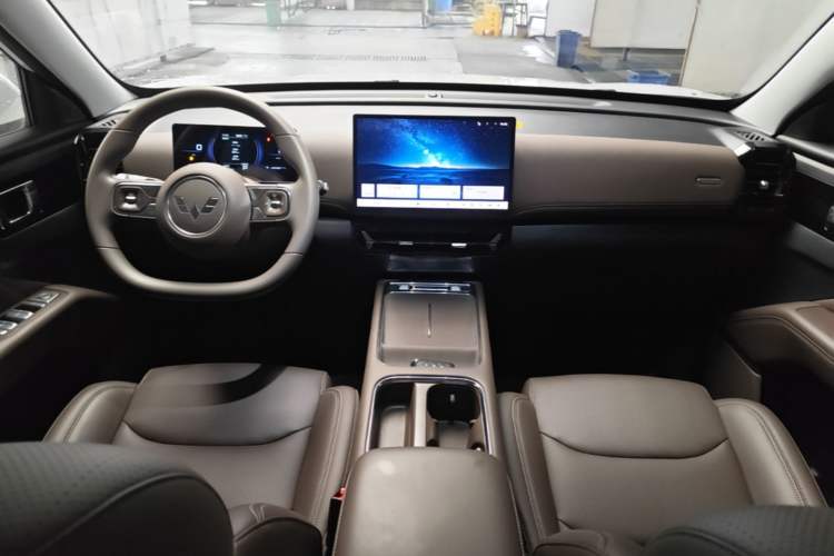 Used Wuling Xingguang 560 New Energy 2026 Model, Plug-in Hybrid, 125 km, Luxury Version Center Console