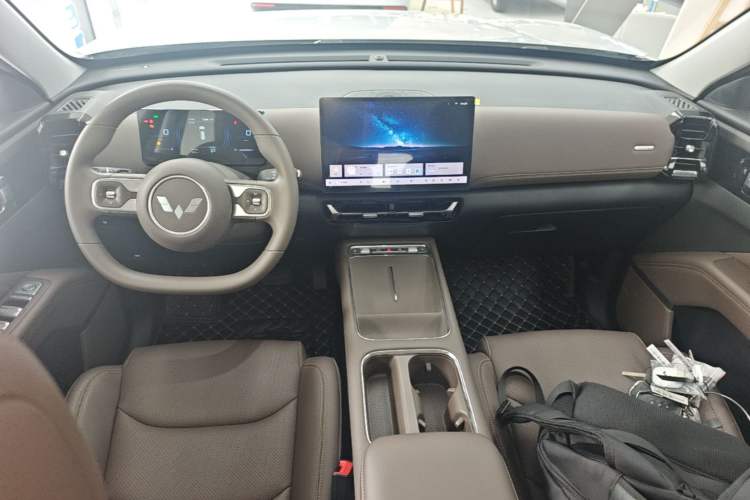 Used Wuling Xingguang 560 New Energy 2026 Model, Plug-in Hybrid, 125 km, Luxury Version Center Console