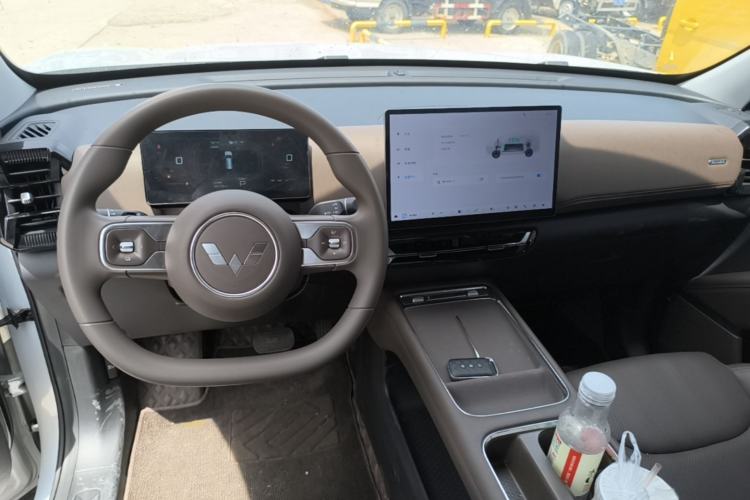 Used Wuling Xingguang 560 New Energy 2026 Model, Plug-in Hybrid, 125 km, Luxury Version Center Console