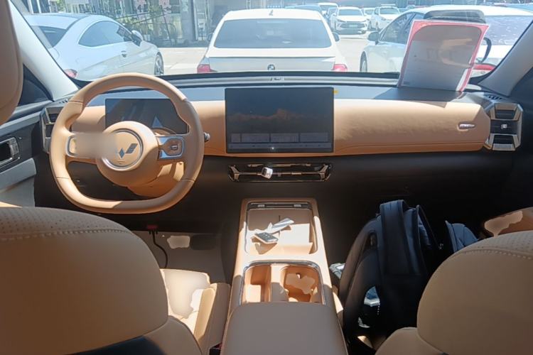 Used Wuling Xingguang 560 New Energy 2026 Model, Plug-in Hybrid, 125 km, Luxury Version Center Console