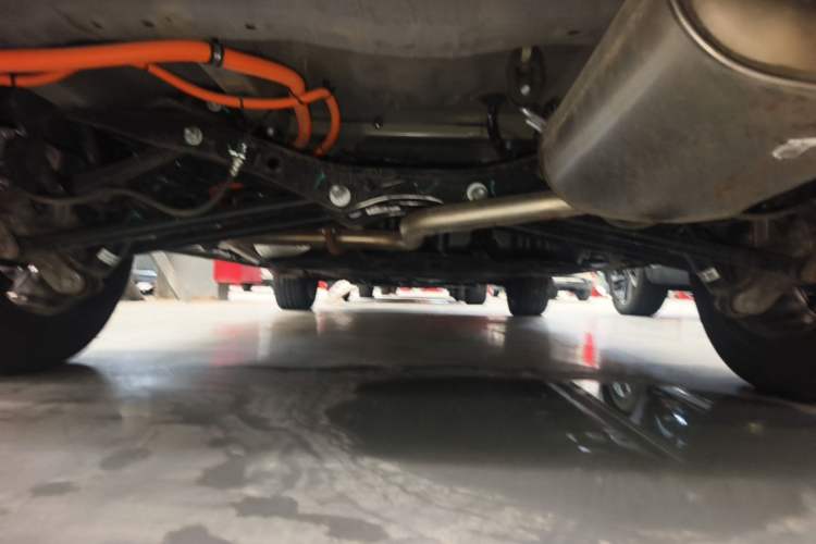 Used Wuling Xingguang 560 New Energy 2026 Model, Plug-in Hybrid, 125 km, Luxury Version Chassis Rear