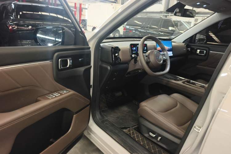 Used Wuling Xingguang 560 New Energy 2026 Model, Plug-in Hybrid, 125 km, Luxury Version Driver Seat