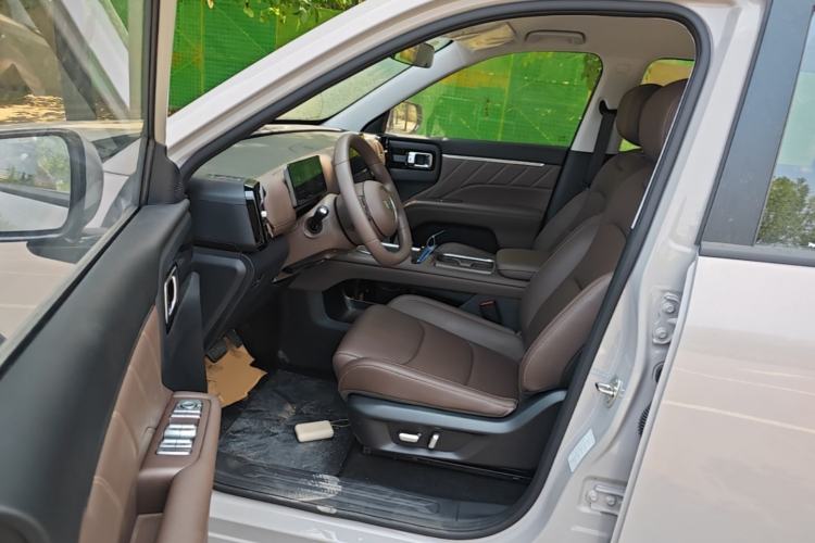 Used Wuling Xingguang 560 New Energy 2026 Model, Plug-in Hybrid, 125 km, Luxury Version Driver Seat