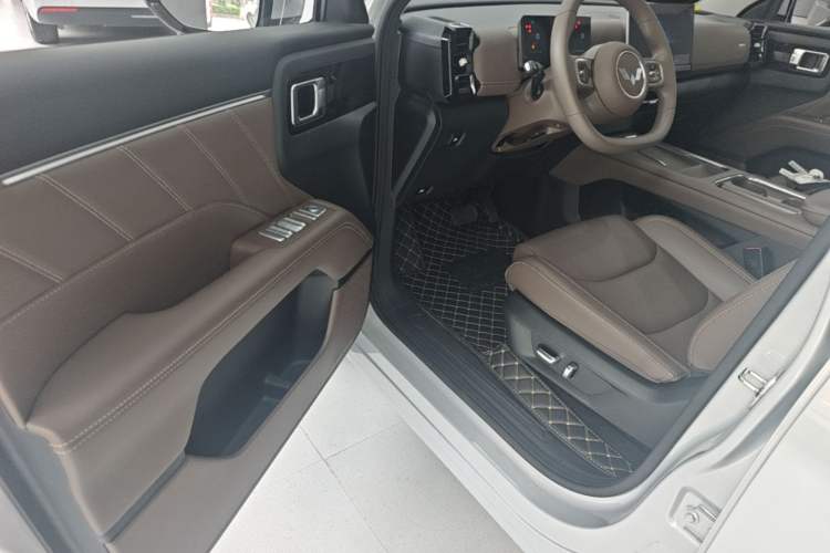 Used Wuling Xingguang 560 New Energy 2026 Model, Plug-in Hybrid, 125 km, Luxury Version Driver Seat
