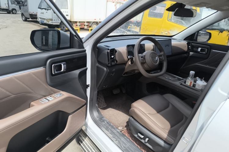 Used Wuling Xingguang 560 New Energy 2026 Model, Plug-in Hybrid, 125 km, Luxury Version Driver Seat