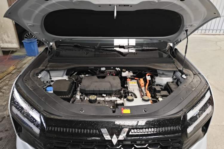 Used Wuling Xingguang 560 New Energy 2026 Model, Plug-in Hybrid, 125 km, Luxury Version Engine Bay