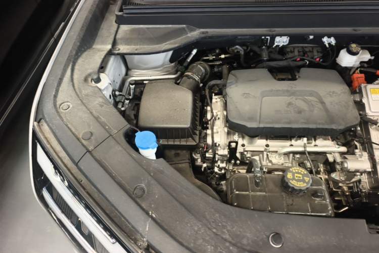 Used Wuling Xingguang 560 New Energy 2026 Model, Plug-in Hybrid, 125 km, Luxury Version Engine Bay Right