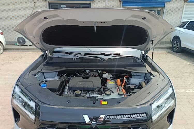 Used Wuling Xingguang 560 New Energy 2026 Model, Plug-in Hybrid, 125 km, Luxury Version Engine Bay
