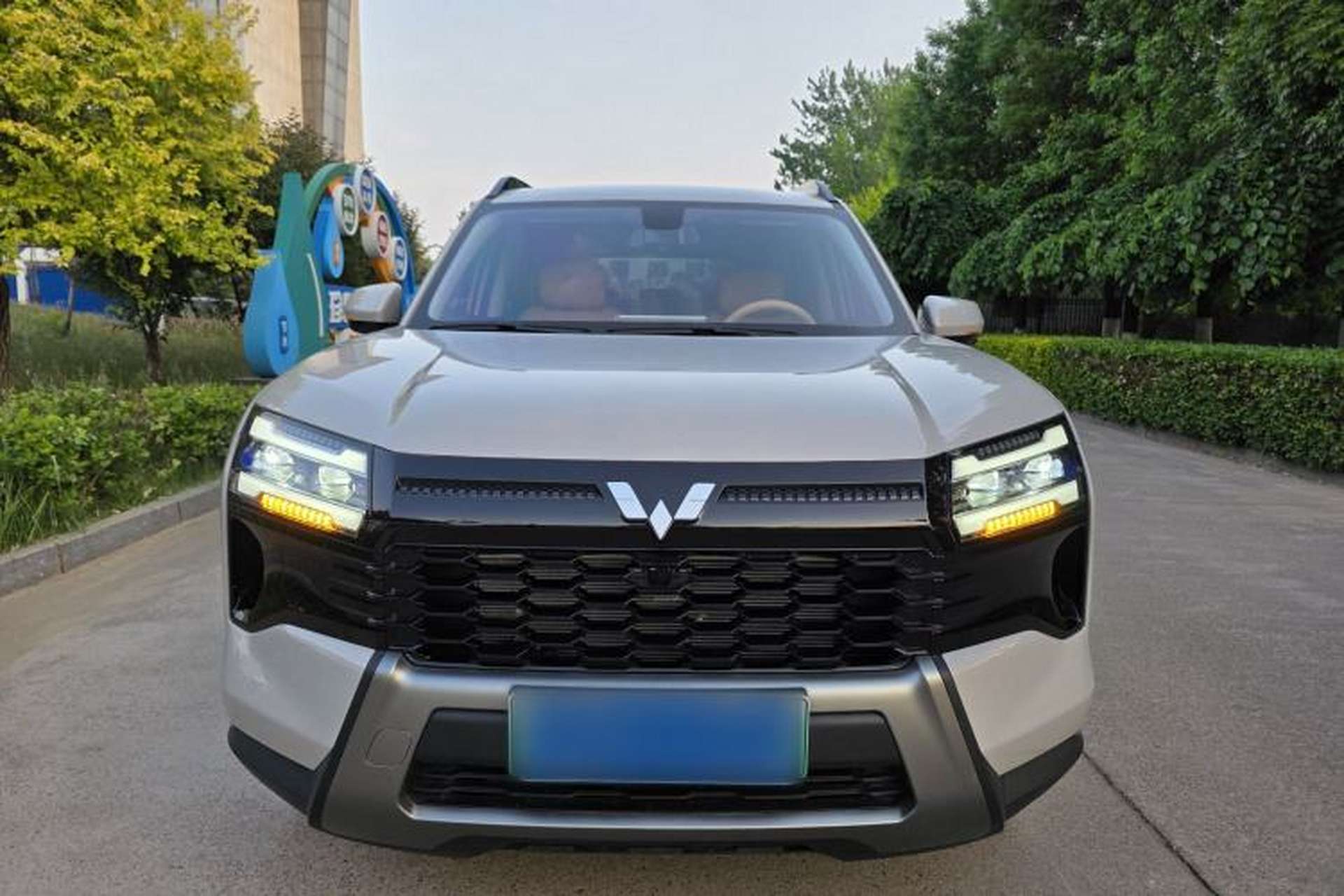 Used Wuling Xingguang 560 New Energy 2026 Model, Plug-in Hybrid, 125 km, Luxury Version Exterior 1