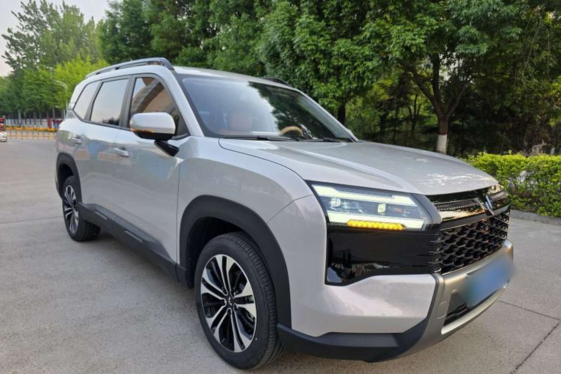 Used Wuling Xingguang 560 New Energy 2026 Model, Plug-in Hybrid, 125 km, Luxury Version Exterior 2