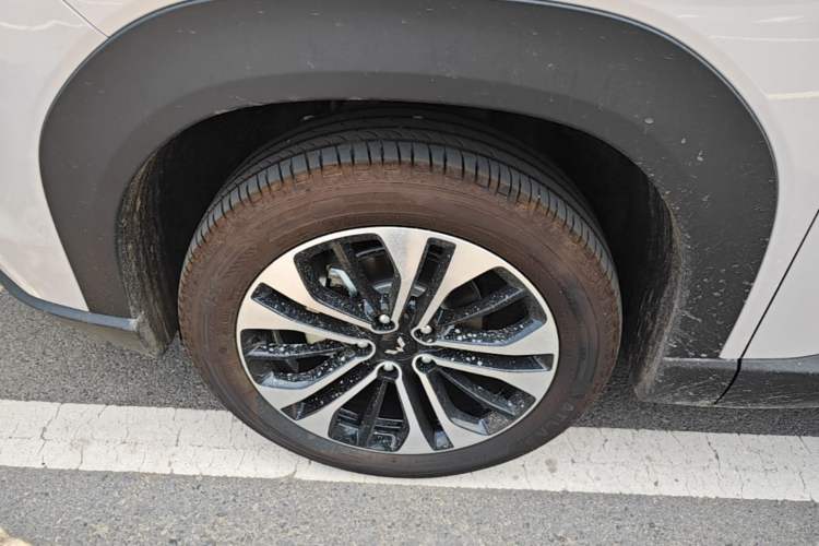 Used Wuling Xingguang 560 New Energy 2026 Model, Plug-in Hybrid, 125 km, Luxury Version Exterior 4