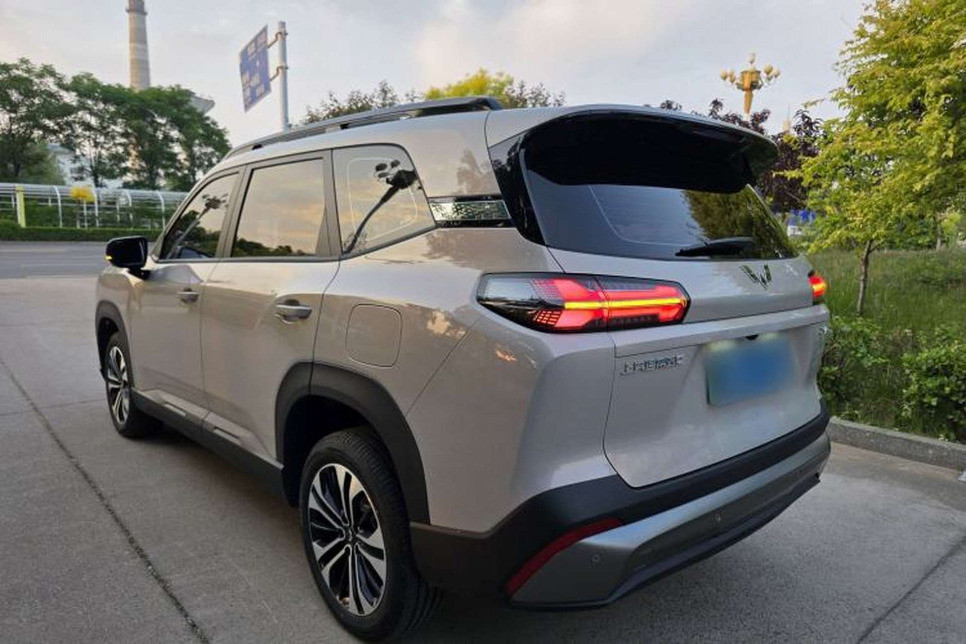 Used Wuling Xingguang 560 New Energy 2026 Model, Plug-in Hybrid, 125 km, Luxury Version Exterior 5