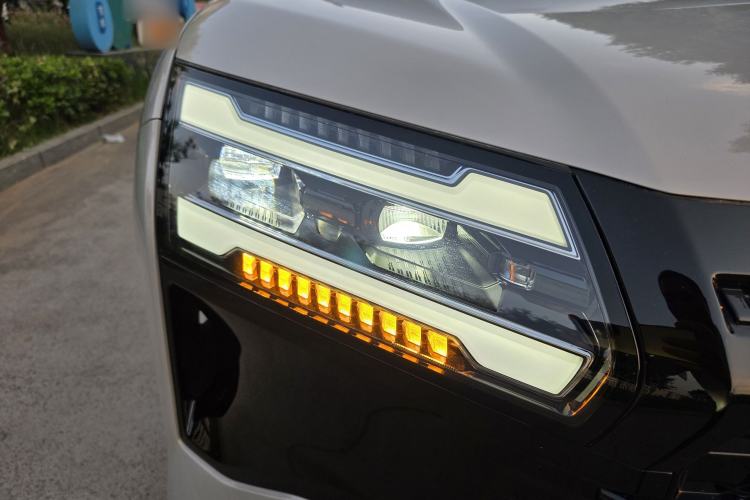 Used Wuling Xingguang 560 New Energy 2026 Model, Plug-in Hybrid, 125 km, Luxury Version Exterior 7