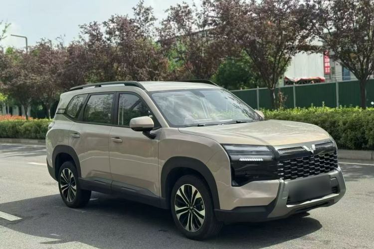 Used Wuling Xingguang 560 New Energy 2026 Model, Plug-in Hybrid, 125 km, Luxury Version Front Right 45 Deg