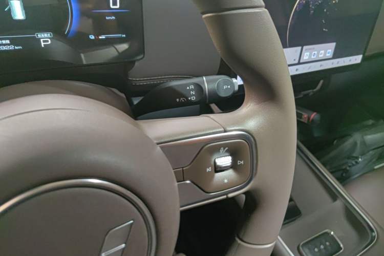 Used Wuling Xingguang 560 New Energy 2026 Model, Plug-in Hybrid, 125 km, Luxury Version Gear Lever