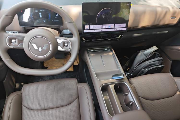 Used Wuling Xingguang 560 New Energy 2026 Model, Plug-in Hybrid, 125 km, Luxury Version Gear Lever