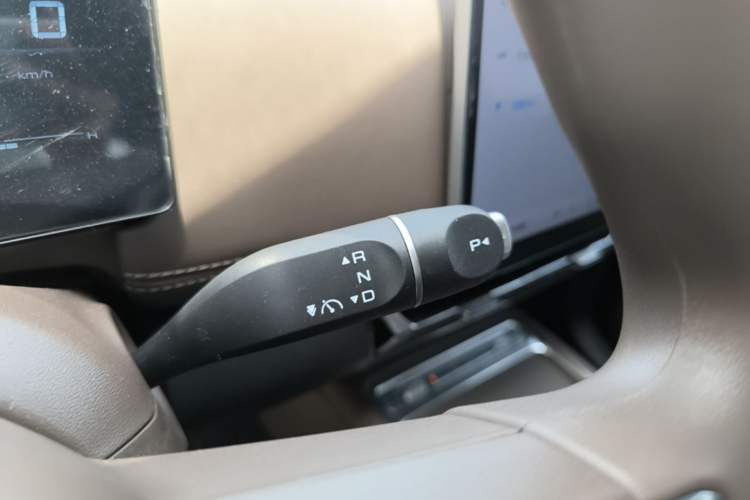 Used Wuling Xingguang 560 New Energy 2026 Model, Plug-in Hybrid, 125 km, Luxury Version Gear Lever