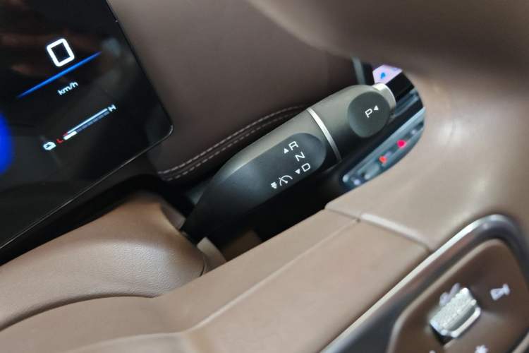 Used Wuling Xingguang 560 New Energy 2026 Model, Plug-in Hybrid, 125 km, Luxury Version Gear Lever