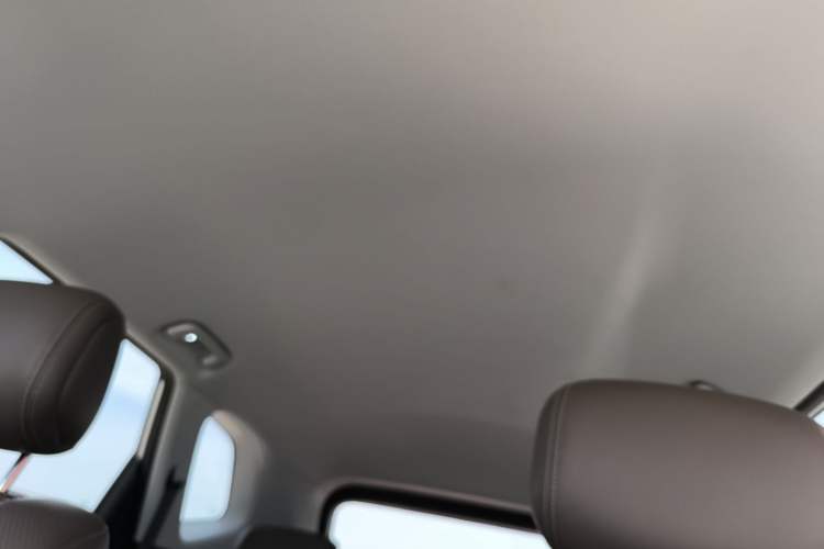 Used Wuling Xingguang 560 New Energy 2026 Model, Plug-in Hybrid, 125 km, Luxury Version Headliner
