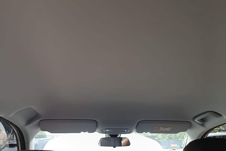Used Wuling Xingguang 560 New Energy 2026 Model, Plug-in Hybrid, 125 km, Luxury Version Headliner