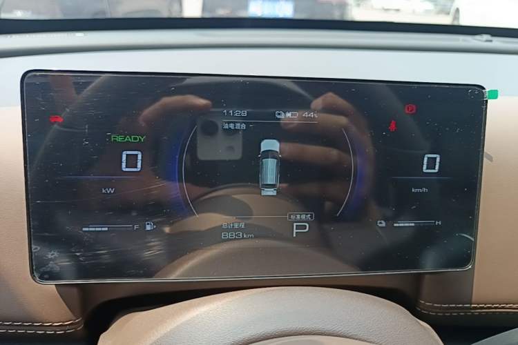 Used Wuling Xingguang 560 New Energy 2026 Model, Plug-in Hybrid, 125 km, Luxury Version Instrument Cluster