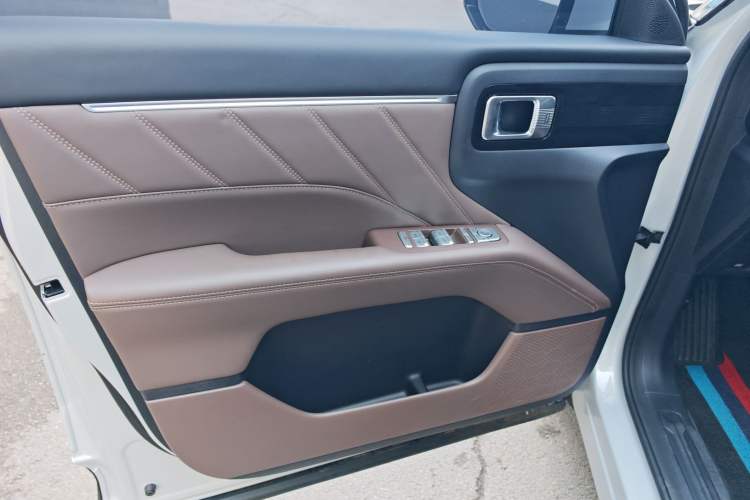 Used Wuling Xingguang 560 New Energy 2026 Model, Plug-in Hybrid, 125 km, Luxury Version Interior 1