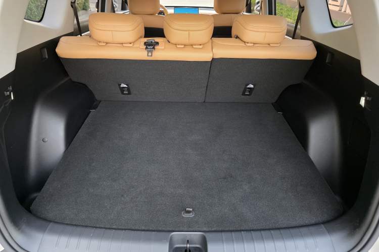 Used Wuling Xingguang 560 New Energy 2026 Model, Plug-in Hybrid, 125 km, Luxury Version Interior 9