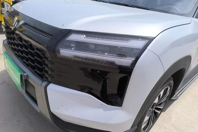 Used Wuling Xingguang 560 New Energy 2026 Model, Plug-in Hybrid, 125 km, Luxury Version Left Front Headlight