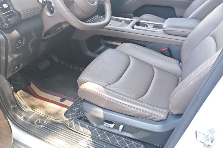 Used Wuling Xingguang 560 New Energy 2026 Model, Plug-in Hybrid, 125 km, Luxury Version Left Front Seat