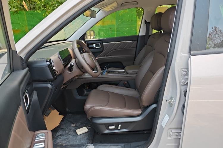 Used Wuling Xingguang 560 New Energy 2026 Model, Plug-in Hybrid, 125 km, Luxury Version Left Front Seat