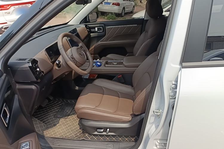 Used Wuling Xingguang 560 New Energy 2026 Model, Plug-in Hybrid, 125 km, Luxury Version Left Front Seat