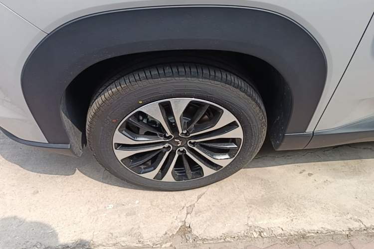 Used Wuling Xingguang 560 New Energy 2026 Model, Plug-in Hybrid, 125 km, Luxury Version Left Front Wheel Hub