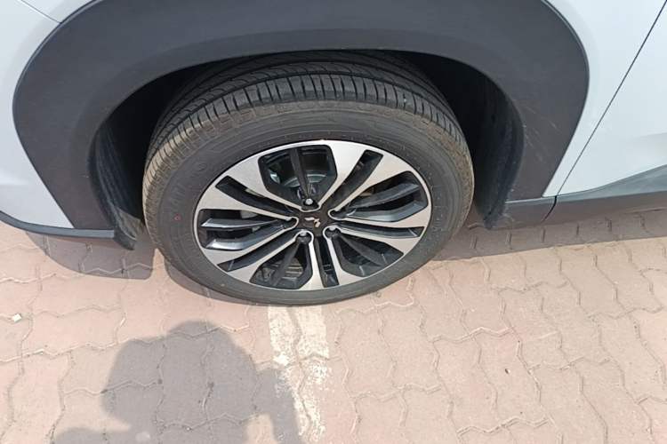 Used Wuling Xingguang 560 New Energy 2026 Model, Plug-in Hybrid, 125 km, Luxury Version Left Front Wheel Hub