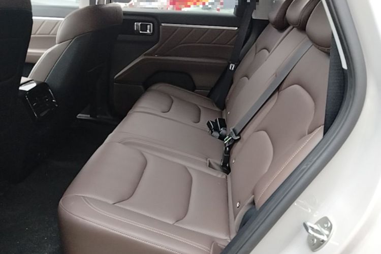 Used Wuling Xingguang 560 New Energy 2026 Model, Pure Electric, 500 km, Luxury Version Left Rear Seat