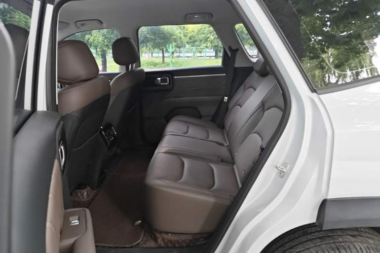 Used Wuling Xingguang 560 New Energy 2026 Model, Plug-in Hybrid, 125 km, Luxury Version Left Rear Seat