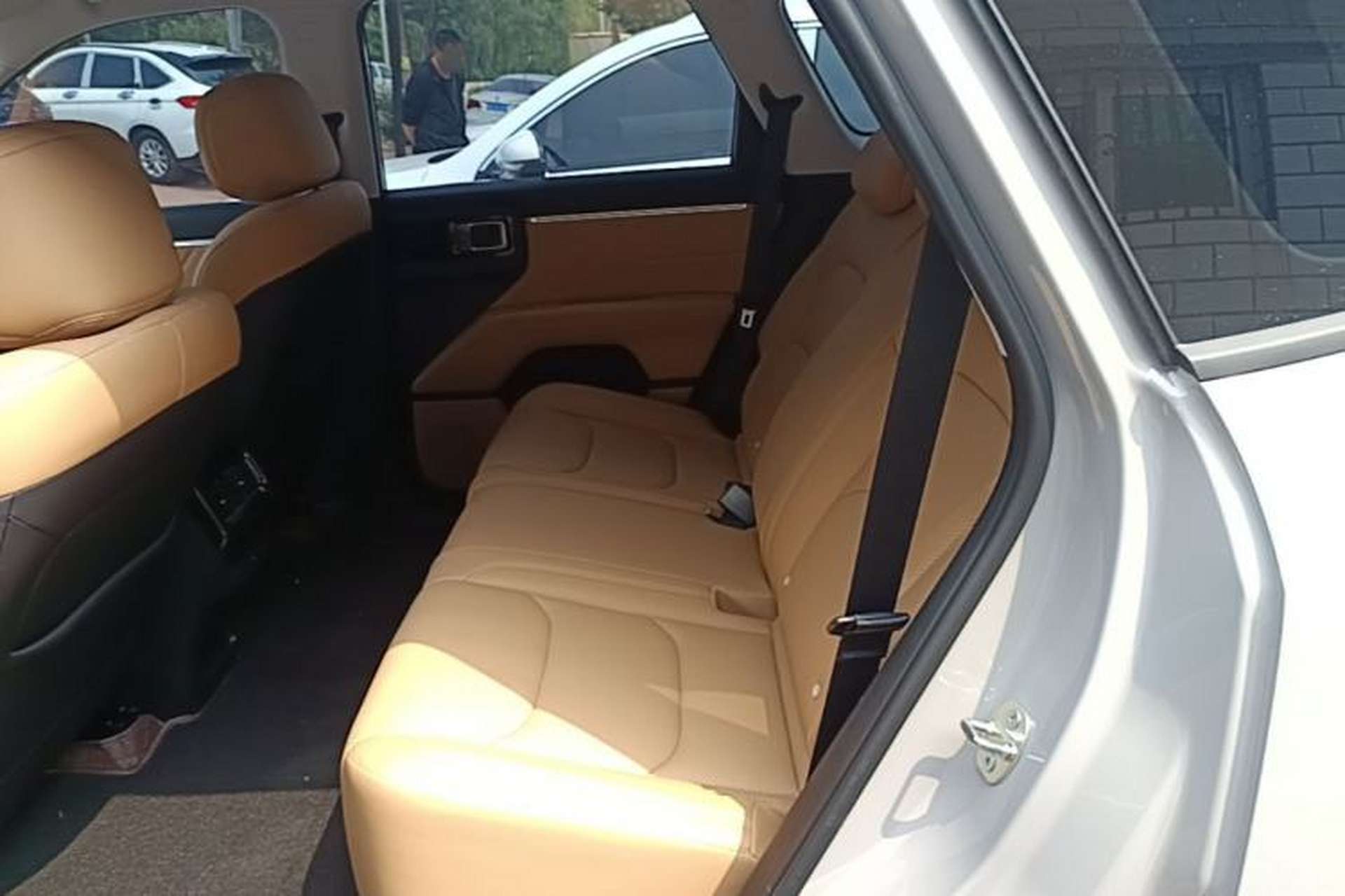 Used Wuling Xingguang 560 New Energy 2026 Model, Plug-in Hybrid, 125 km, Luxury Version Left Rear Seat