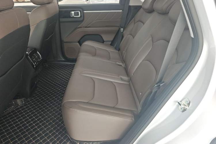 Used Wuling Xingguang 560 New Energy 2026 Model, Plug-in Hybrid, 125 km, Luxury Version Left Rear Seat