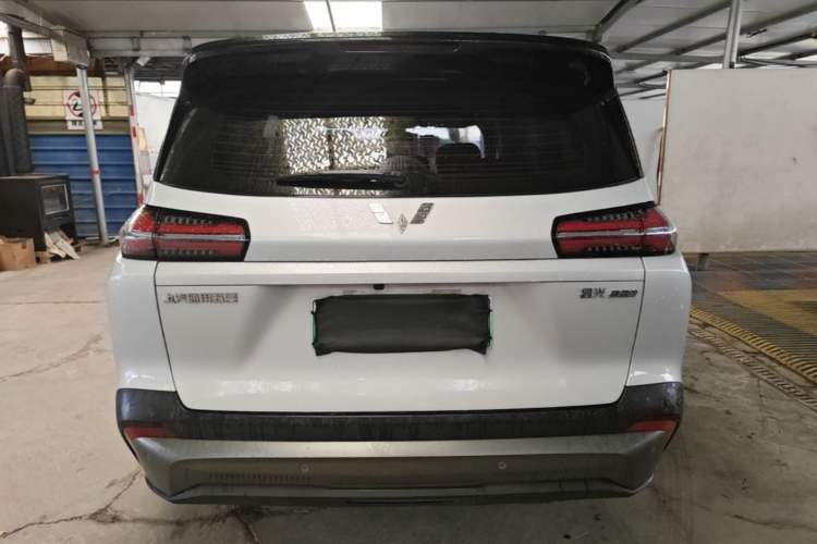 Used Wuling Xingguang 560 New Energy 2026 Model, Plug-in Hybrid, 125 km, Luxury Version Rear
