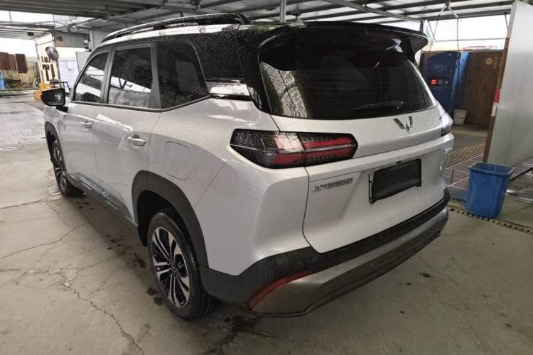 Used Wuling Xingguang 560 New Energy 2026 Model, Plug-in Hybrid, 125 km, Luxury Version Rear Left 45 Deg