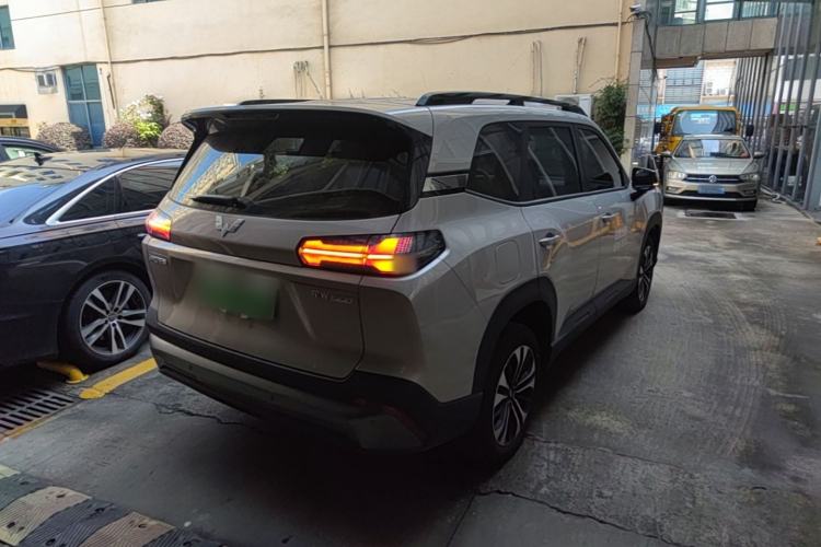 Used Wuling Xingguang 560 New Energy 2026 Model, Plug-in Hybrid, 125 km, Luxury Version Rear Right 45 Deg