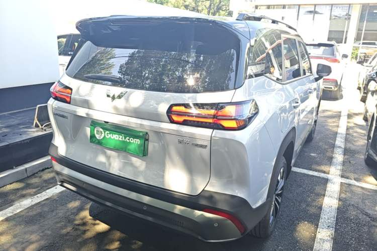 Used Wuling Xingguang 560 New Energy 2026 Model, Plug-in Hybrid, 125 km, Luxury Version Rear Right 45 Deg