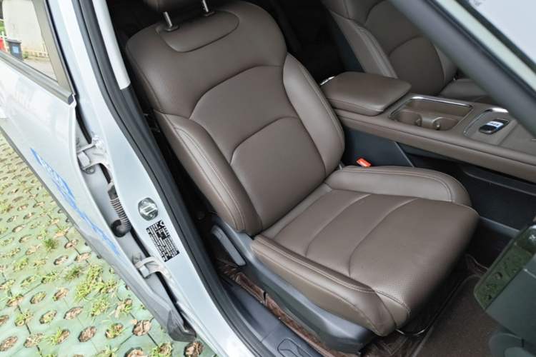 Used Wuling Xingguang 560 New Energy 2026 Model, Plug-in Hybrid, 125 km, Luxury Version Right Front Seat